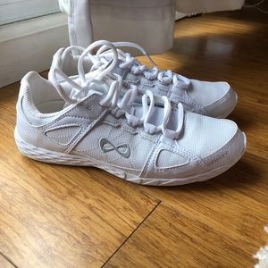 NFINITY cheer shoes SIZE 7